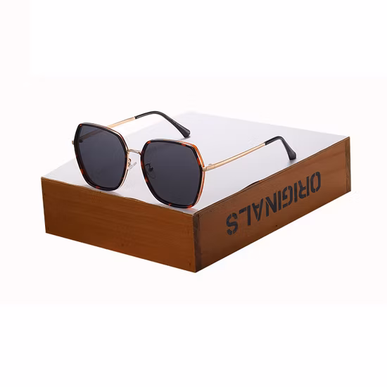 2022 Fashion Sunglasses Square Polarized Plastic Sunglasses